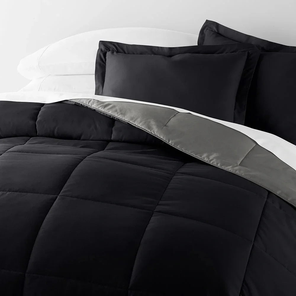 Full/queen down alternative comforter w shams (new)